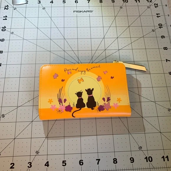 RADLEY LONDON Paws and enjoy the moment Wallet - Picture 2 of 11